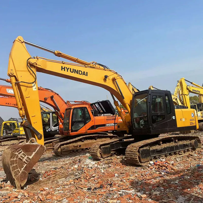 二手现代225LC-7挖掘机