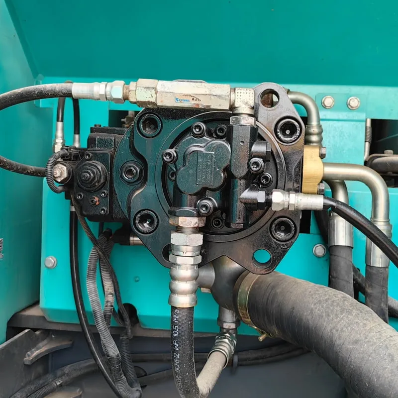 二手神钢SK250挖掘机