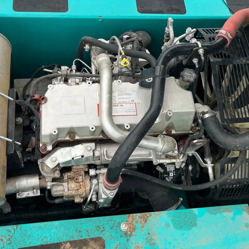 二手神钢SK260挖掘机