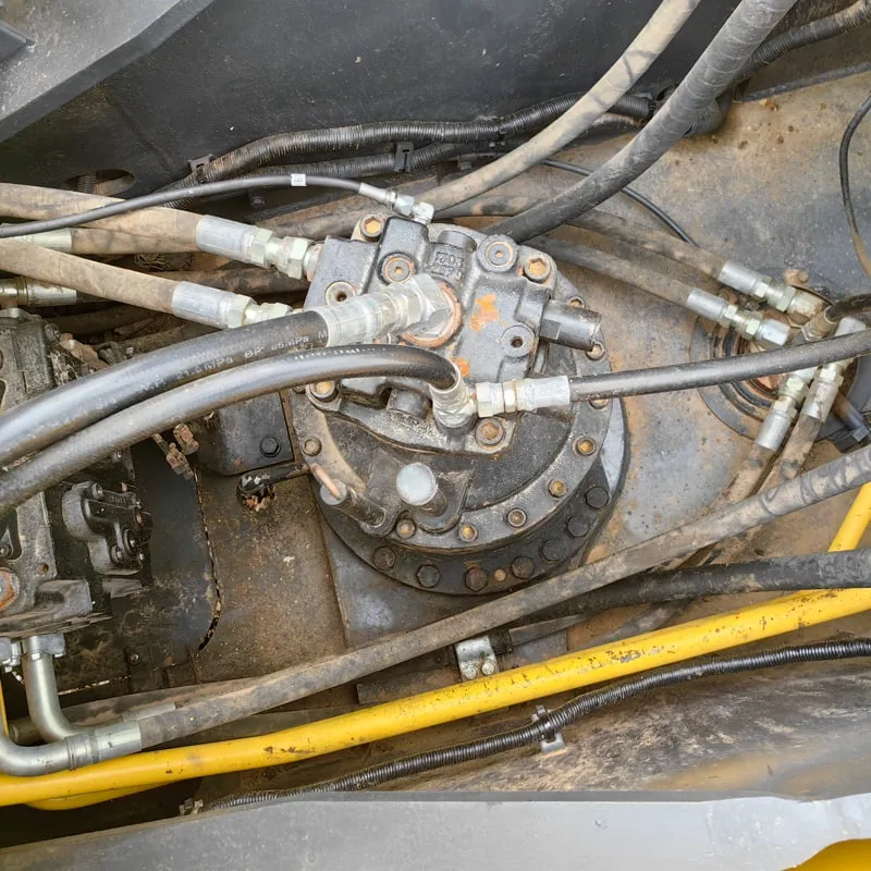 二手神钢SK260挖掘机