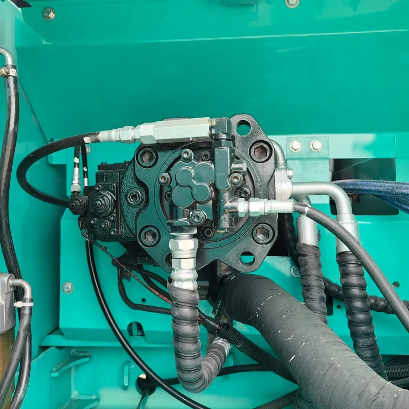 二手神钢SK260挖掘机