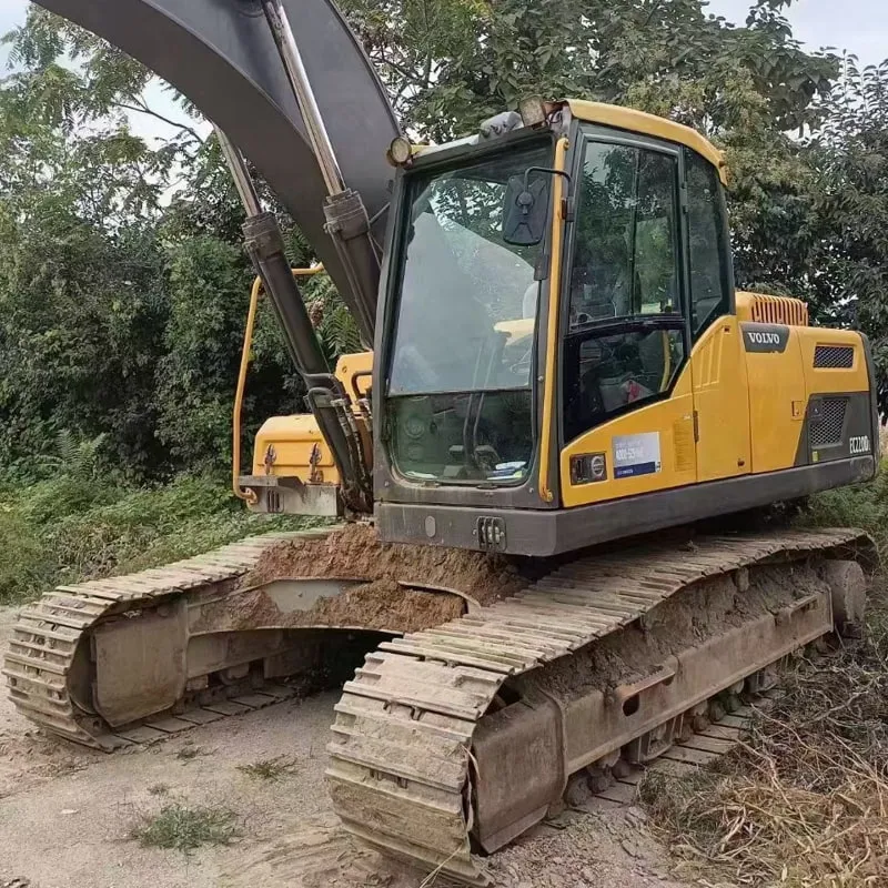 二手沃尔沃220D挖掘机
